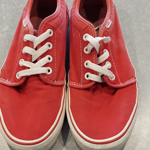 Vans - Picture 2 of 5